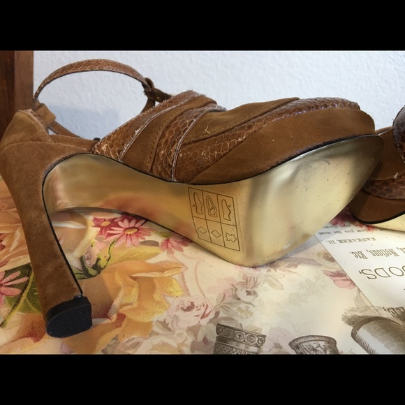 Bebe heels sz 7 - Picture 5 of 7